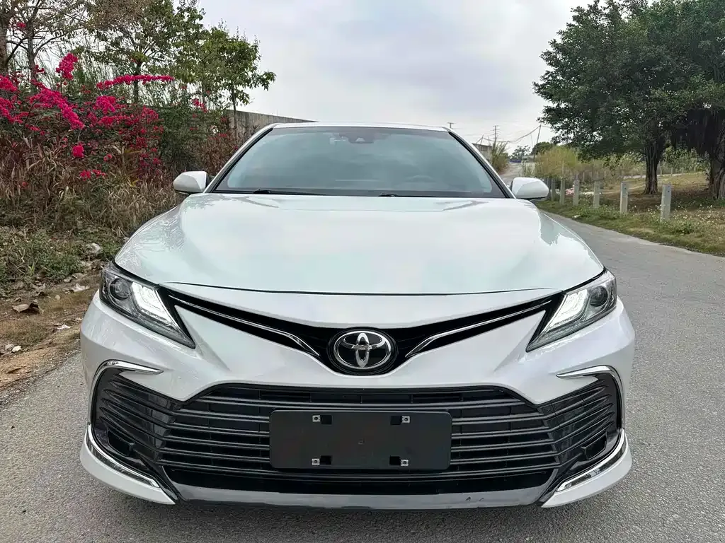Toyota Camry 2022 из CN, фото 2