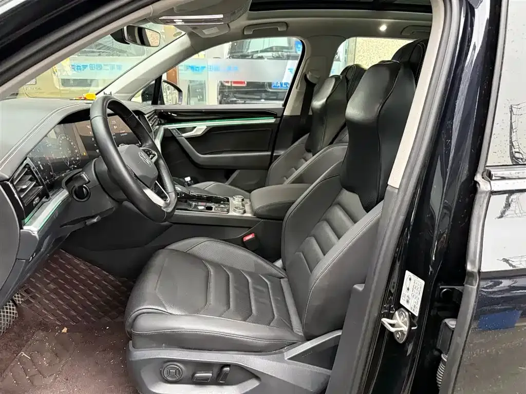 Volkswagen Touareg 2022 из CN, фото 8