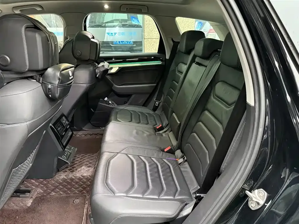Volkswagen Touareg 2022 из CN, фото 9