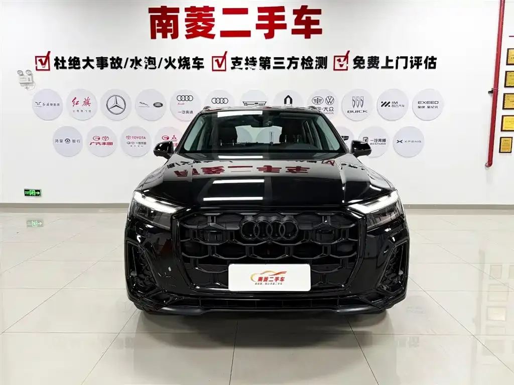 Audi Q7 2024 из CN, фото 2