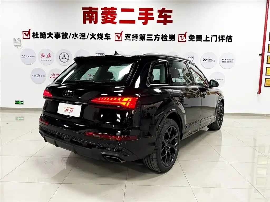 Audi Q7 2024 из CN, фото 4