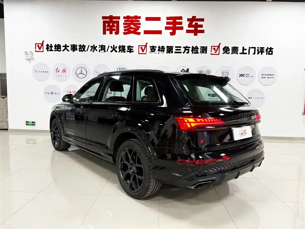 Audi Q7 2024 из CN, фото 6