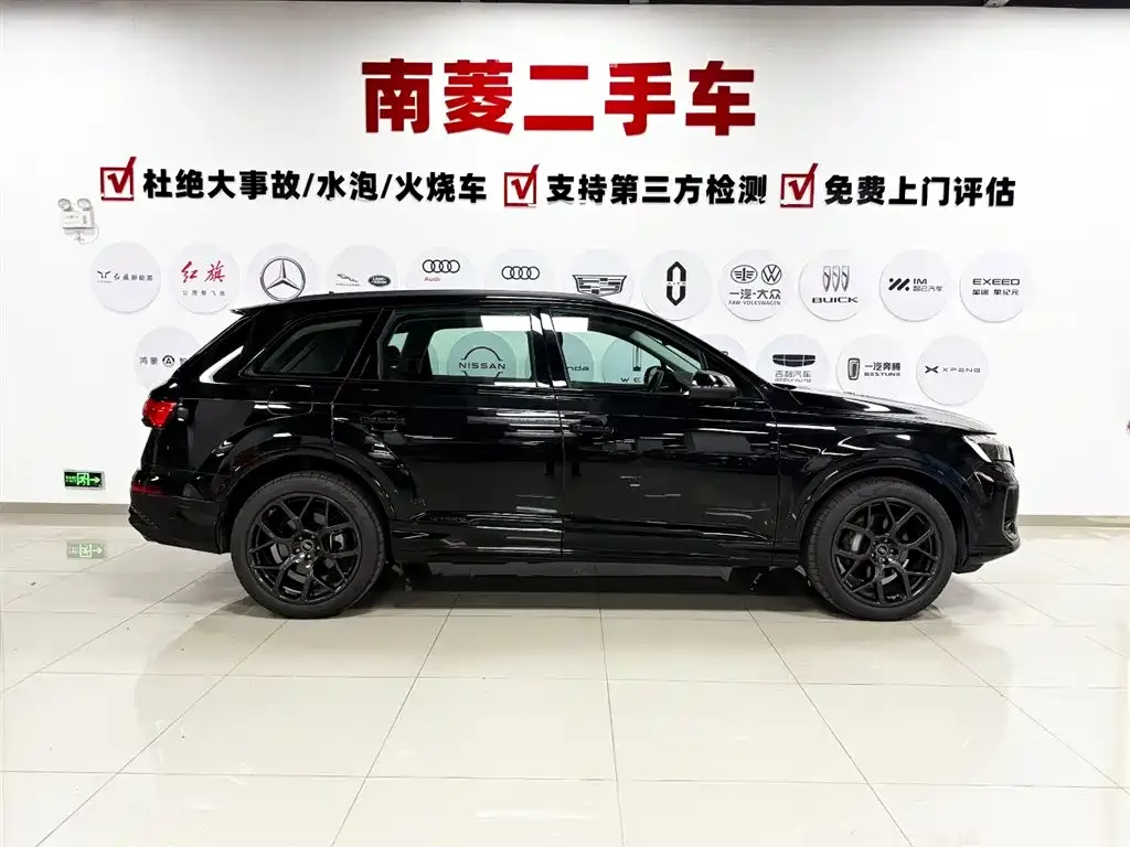 Audi Q7 2024 из CN, фото 7