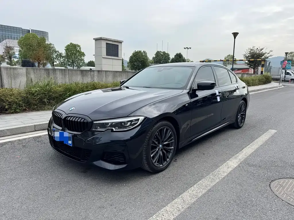 BMW 3 Series 2022 из CN, фото 1