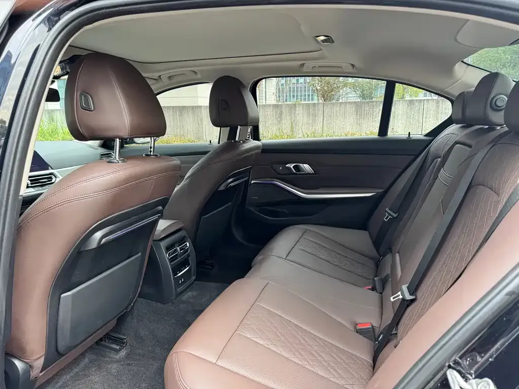 BMW 3 Series 2022 из CN, фото 9