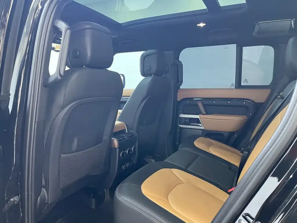 Land Rover Defender — фото 10