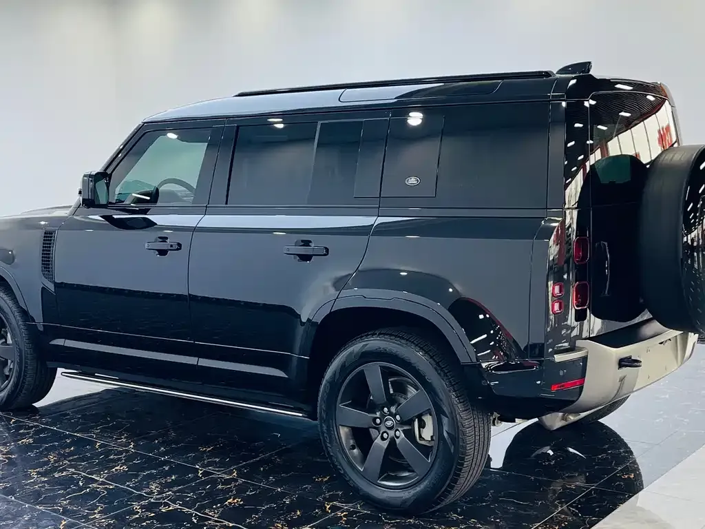 Land Rover Defender — фото 7