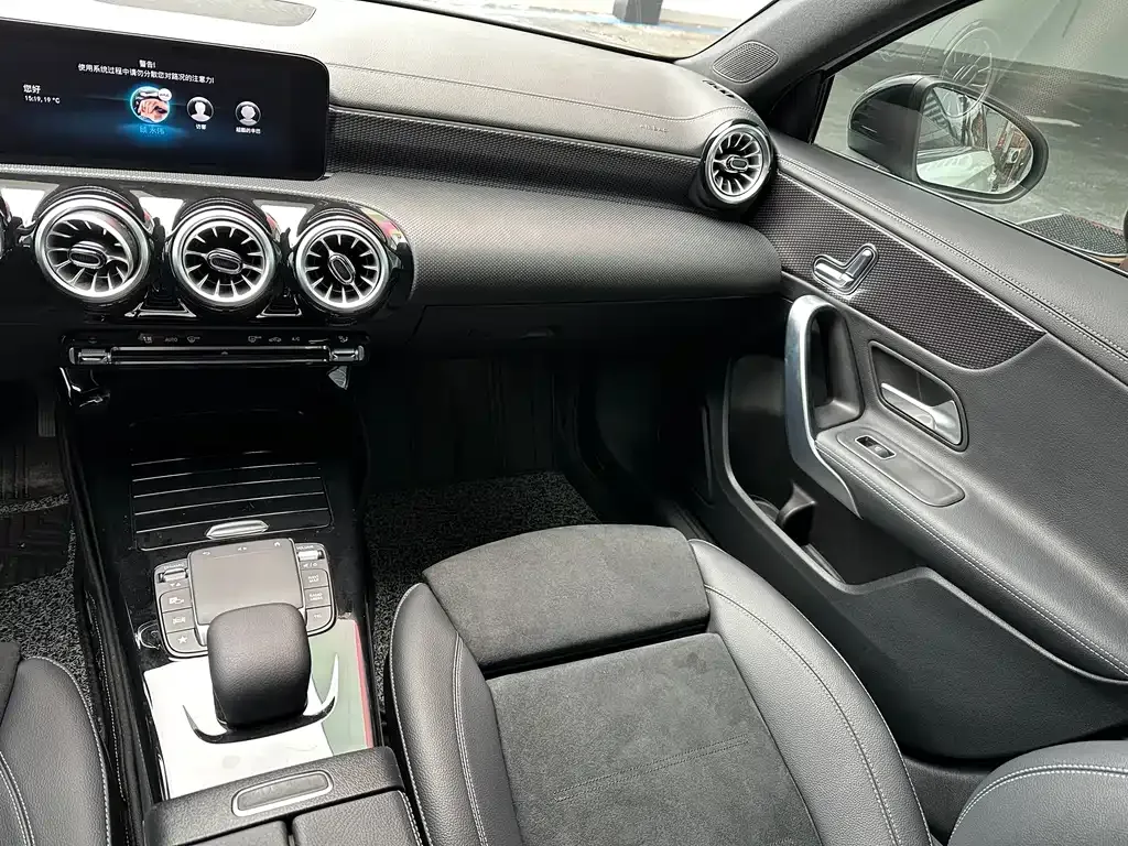 Mercedes-Benz A-Class 2022 из CN, фото 7