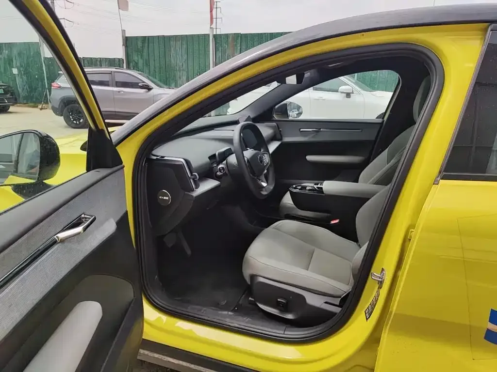 Volvo EX30 2024 из CN, фото 5