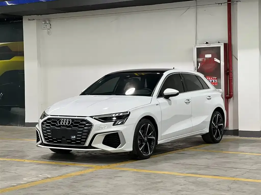 Audi A3 — фото 1