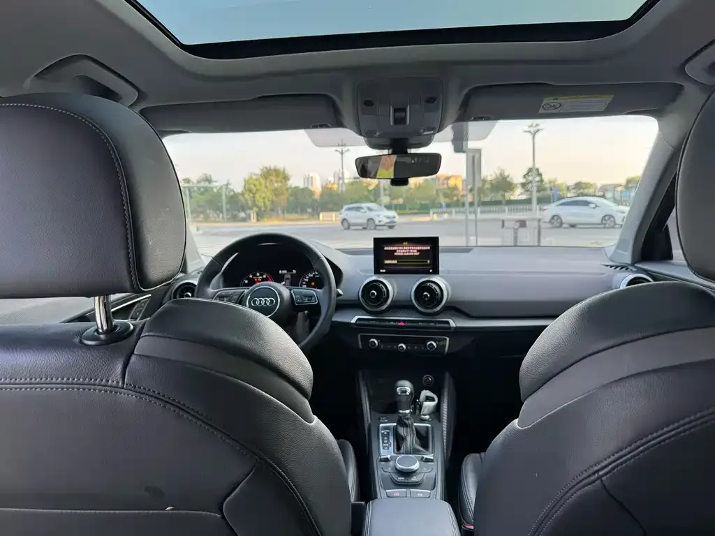 Audi Q2L 2023 из CN, фото 6