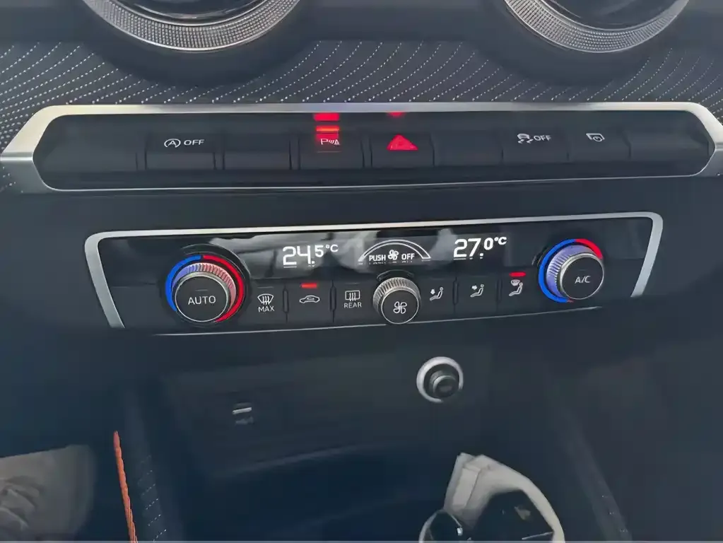 Audi Q2L 2023 из CN, фото 9