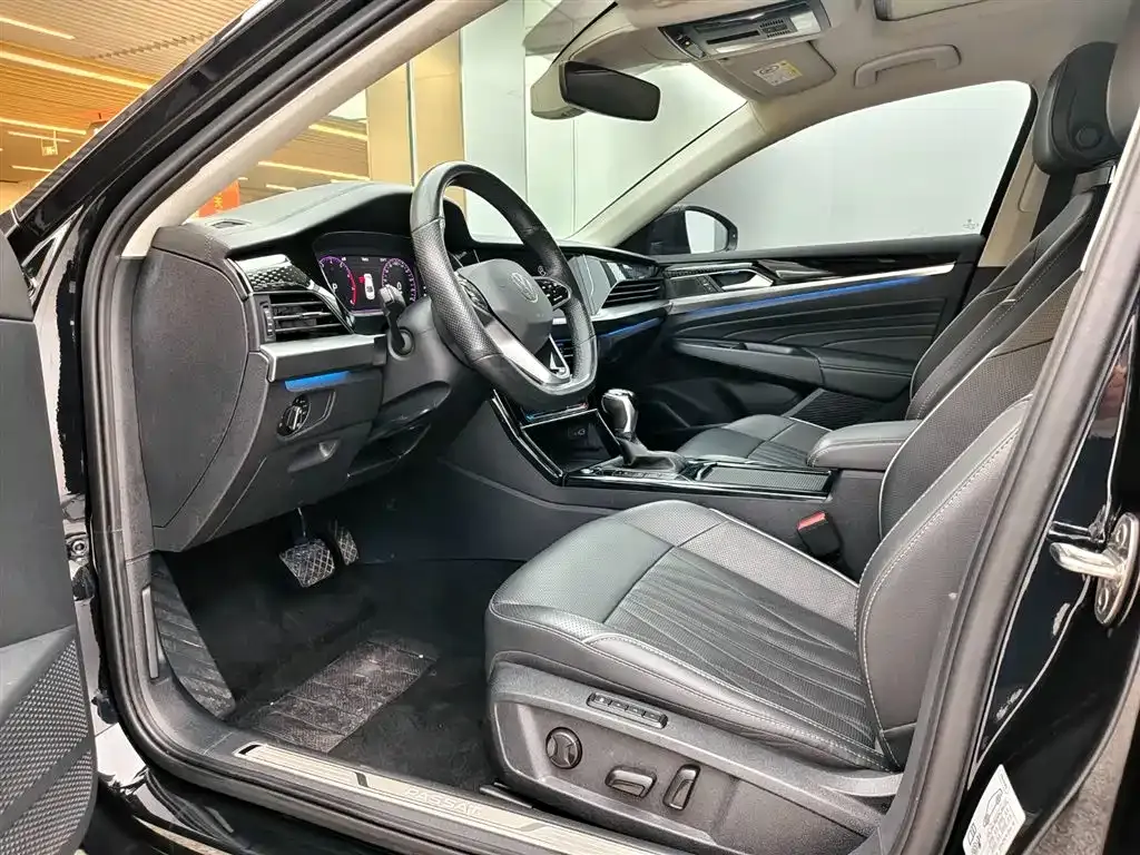Volkswagen Passat 2023 из CN, фото 6