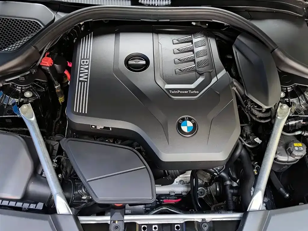 BMW 5 Series 2022 из CN, фото 7