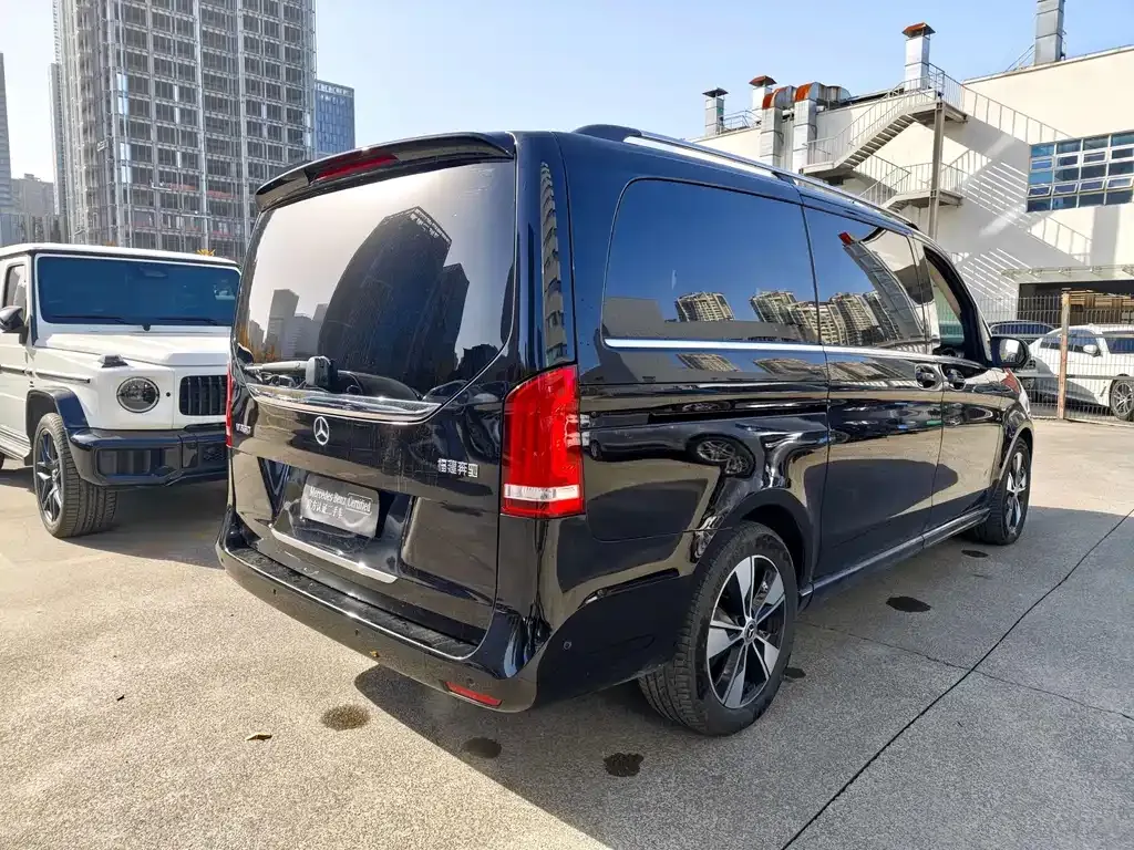 Mercedes-Benz V-Class 2024 из CN, фото 4