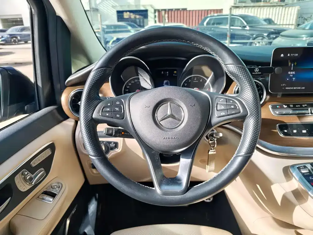 Mercedes-Benz V-Class 2024 из CN, фото 8