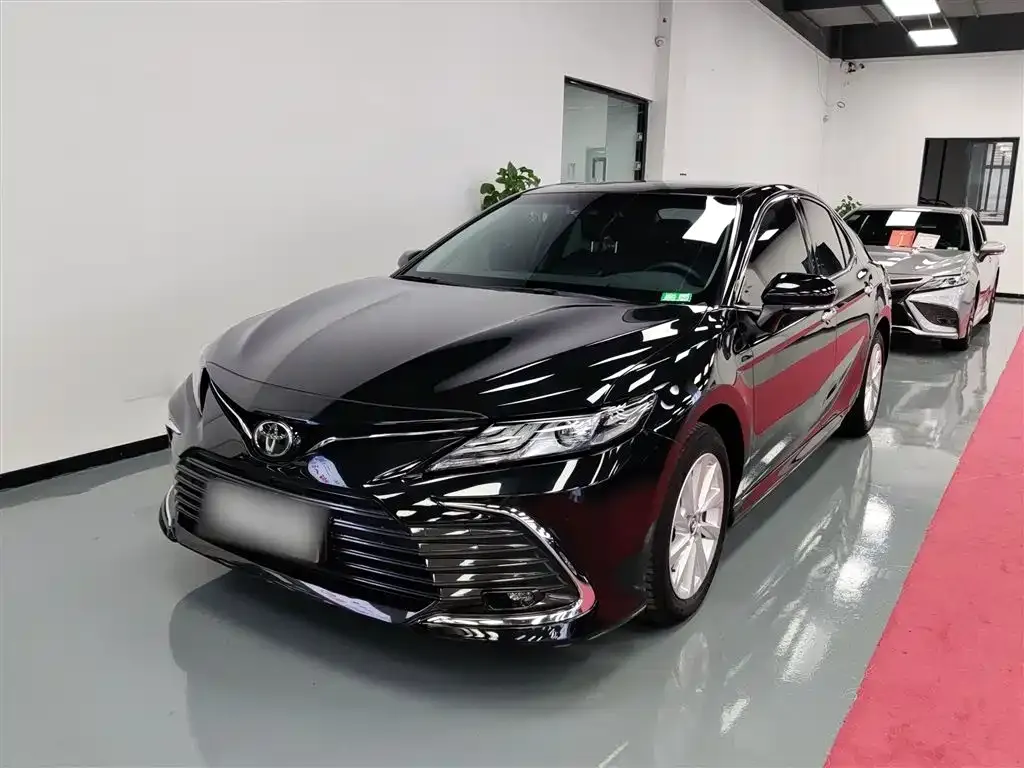Toyota Camry 2023 из CN, фото 1