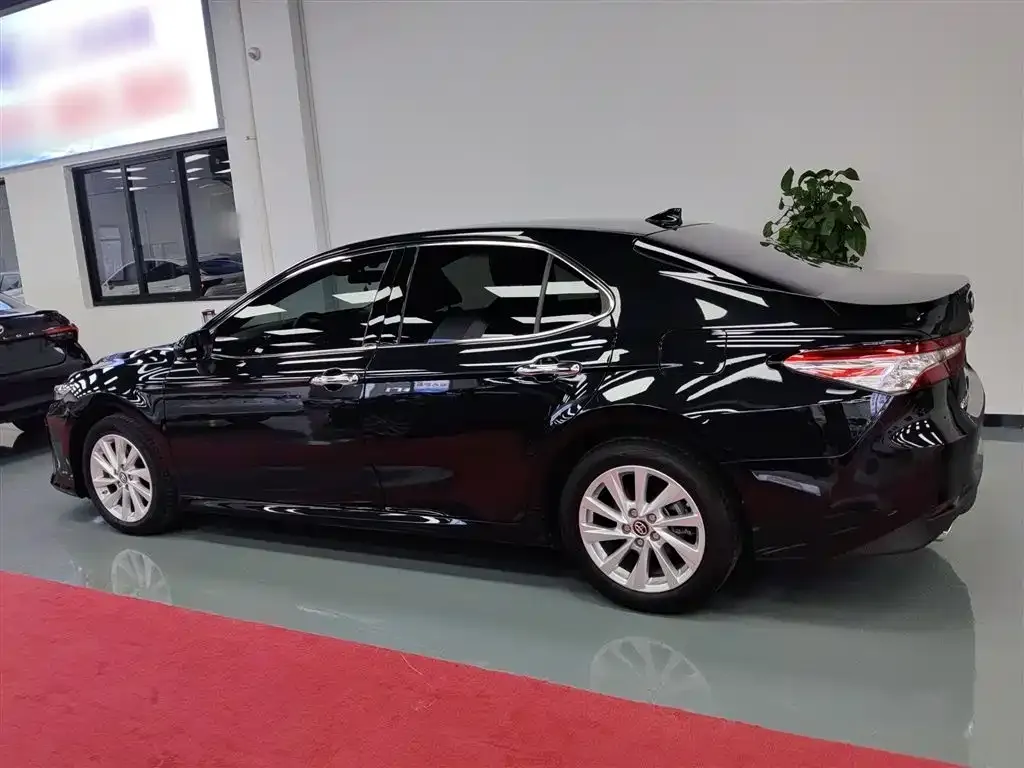 Toyota Camry 2023 из CN, фото 5