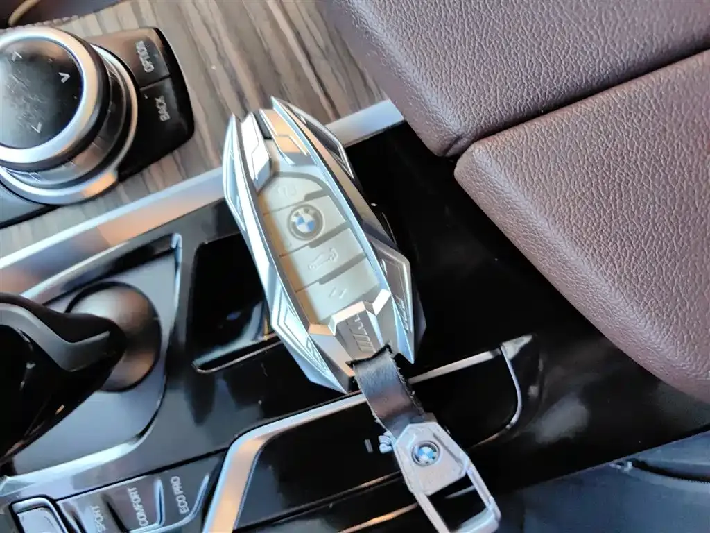 BMW 5 Series 2022 из CN, фото 9