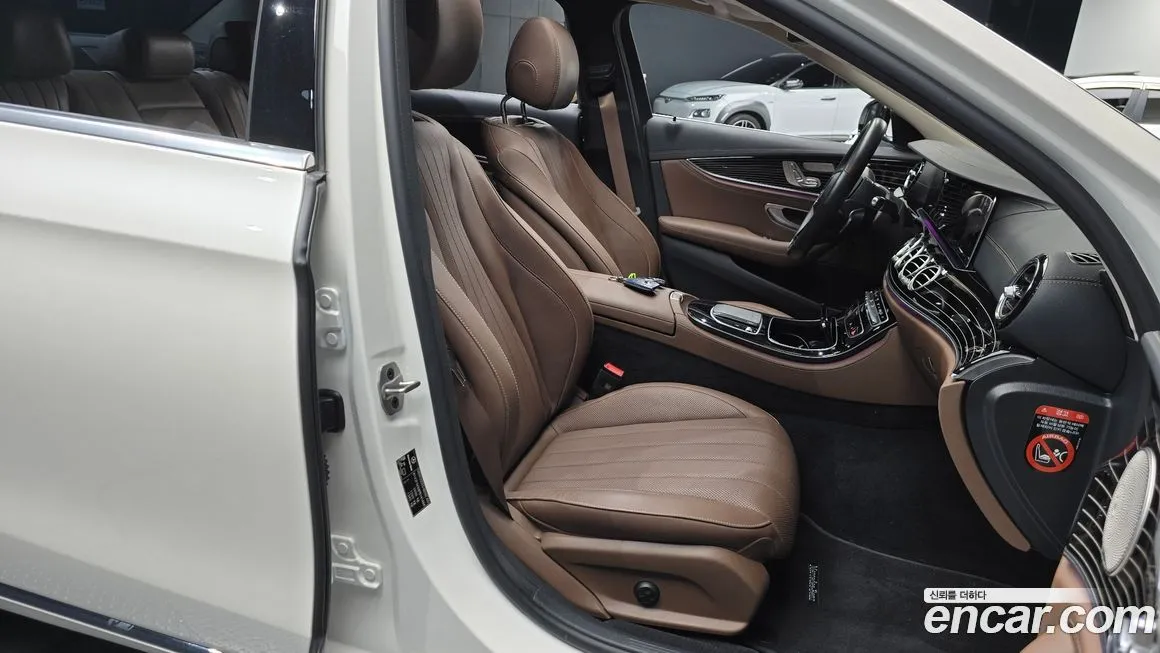 Mercedes-Benz E-Class 2023 из KR, фото 10