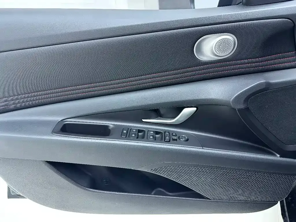 Hyundai Elantra 2023 из CN, фото 7