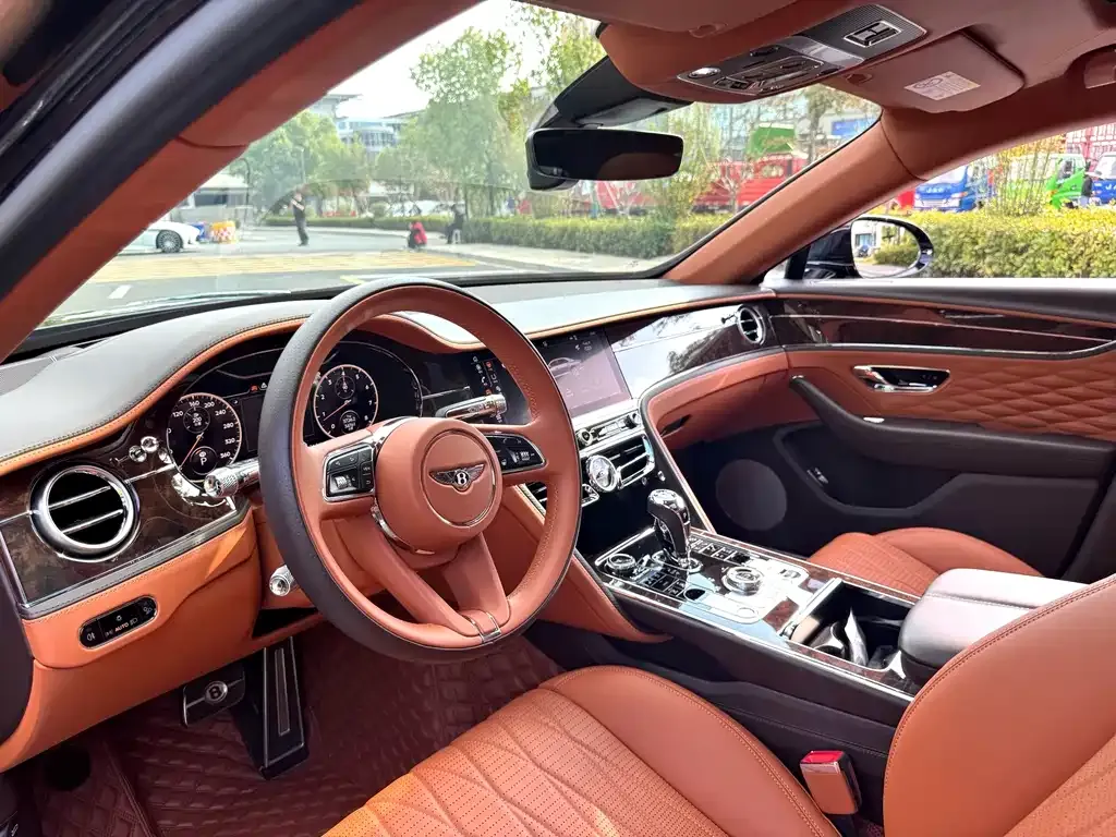 Bentley Flying Spur 2021 из CN, фото 5