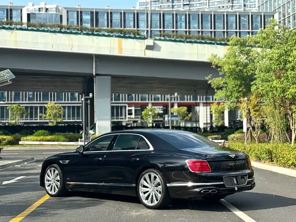Bentley Flying Spur 2021 из CN, фото 8
