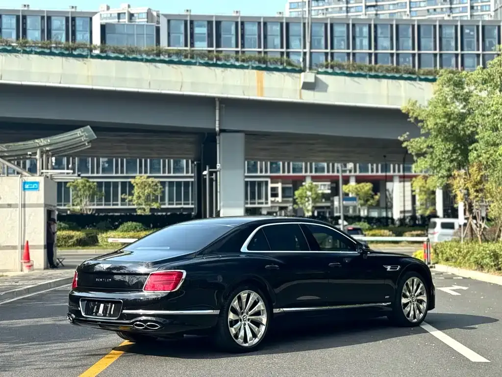 Bentley Flying Spur 2021 из CN, фото 9