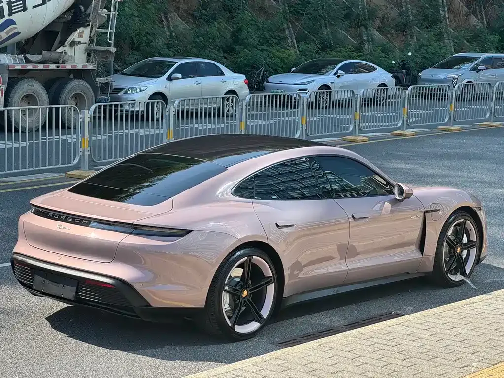Porsche Taycan 2023 из CN, фото 5