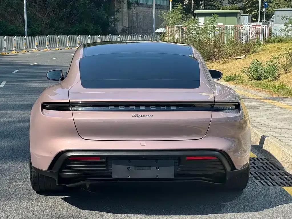 Porsche Taycan 2023 из CN, фото 6