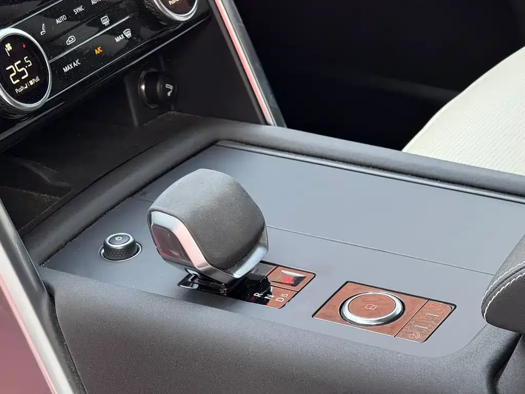 Land Rover Discovery 2023 из CN, фото 6