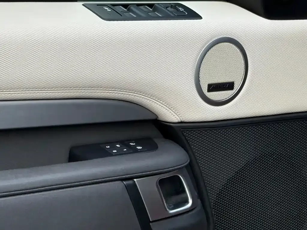 Land Rover Discovery 2023 из CN, фото 7