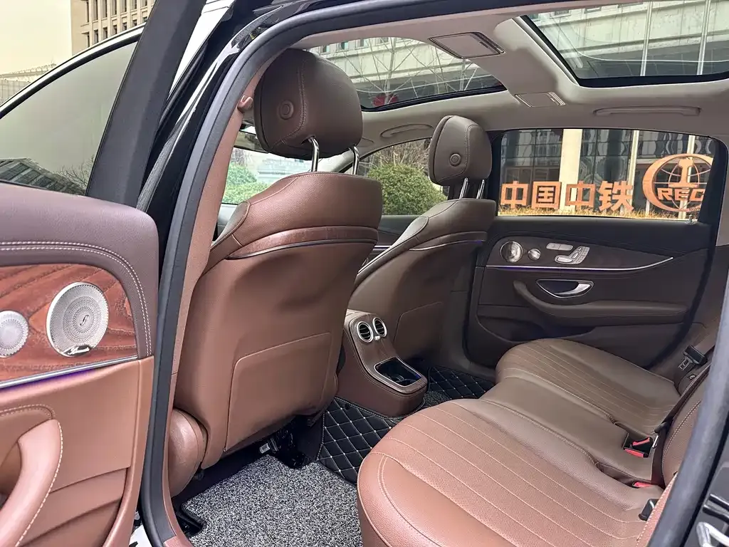 Mercedes-Benz E-Class 2023 из CN, фото 5