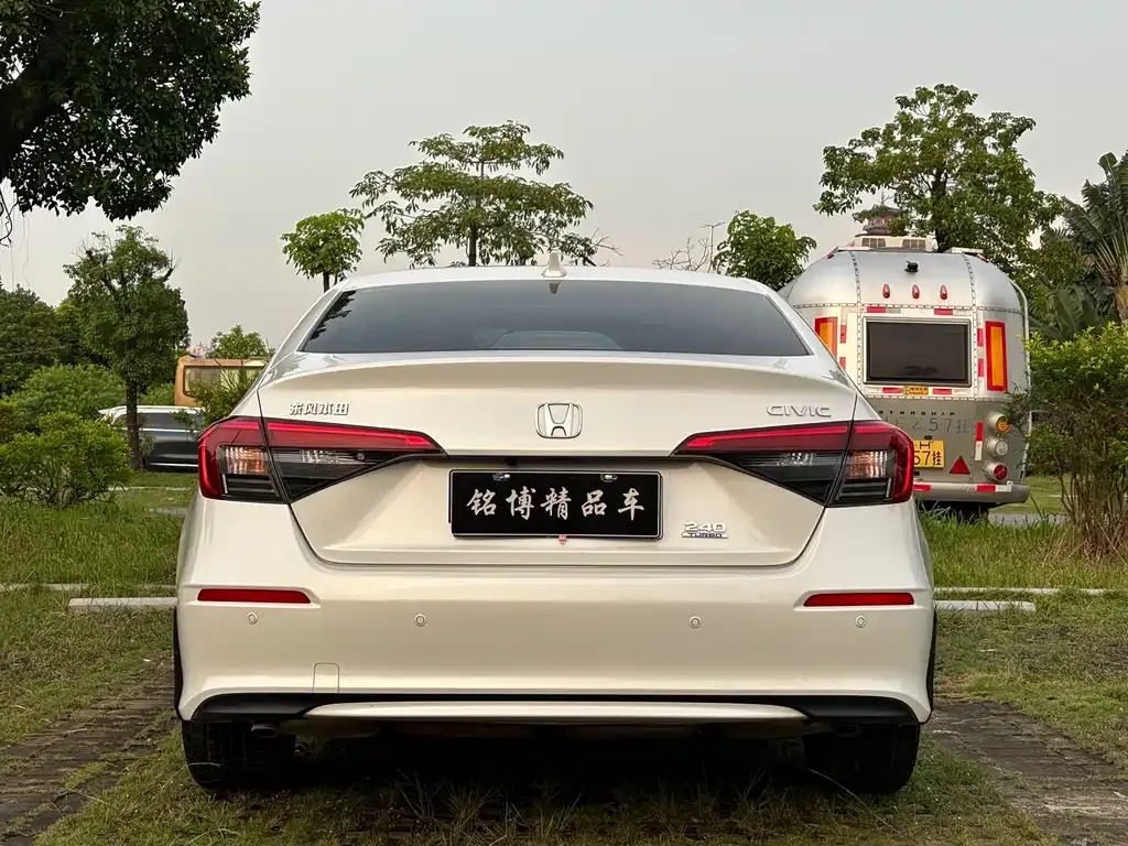 Honda Civic — фото 5