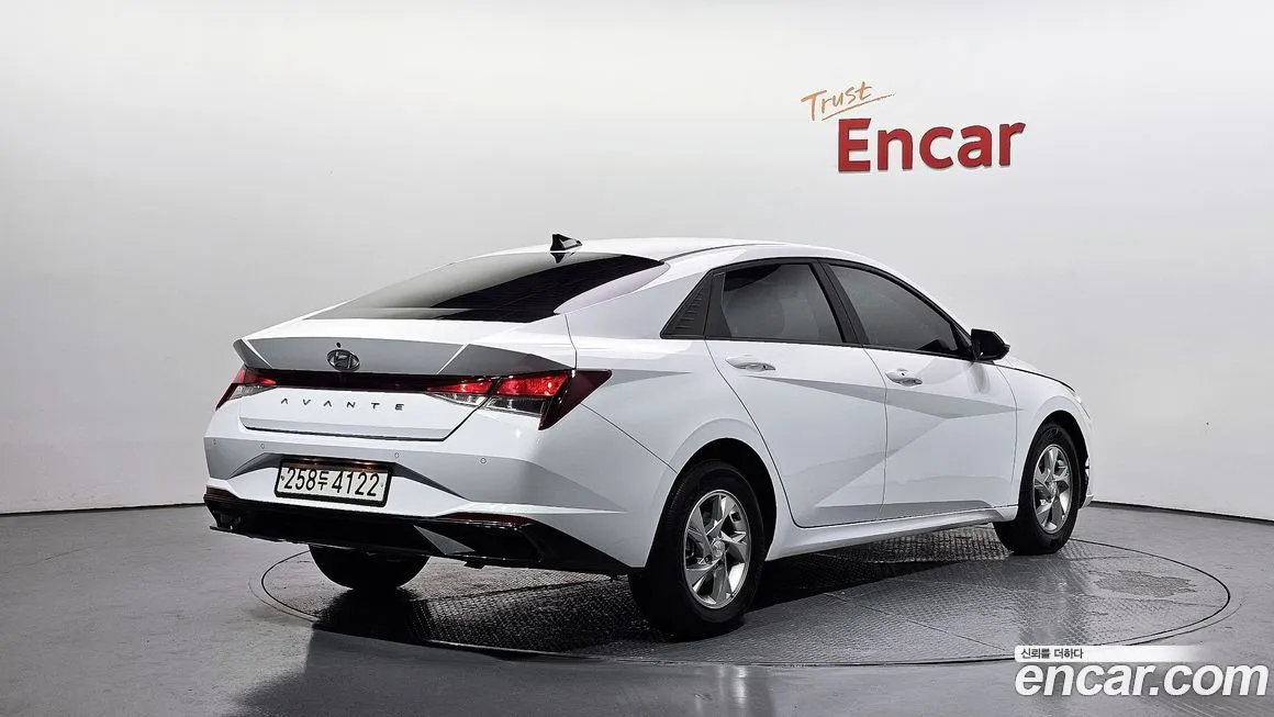 Hyundai AVANTE — фото 2