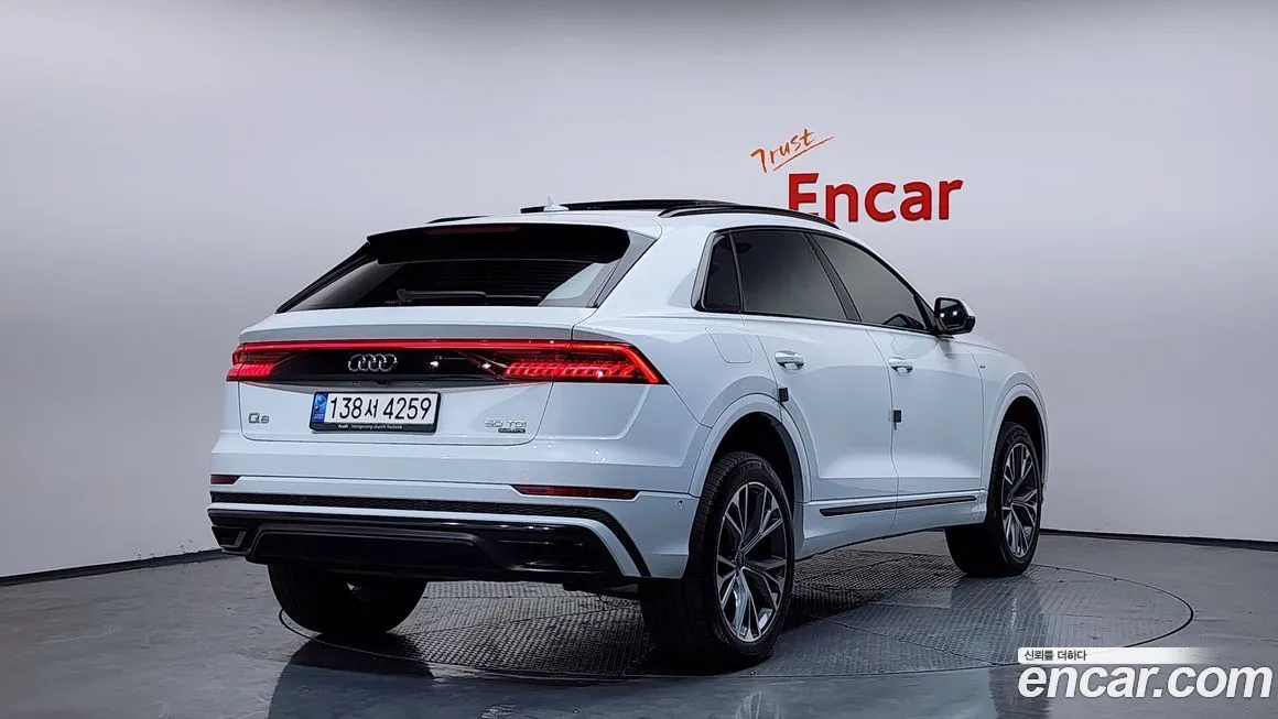 Audi Q8 — фото 2