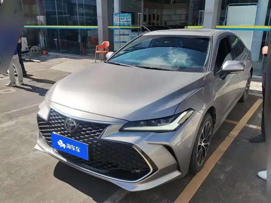 Toyota Avalon 2023 из CN, фото 1