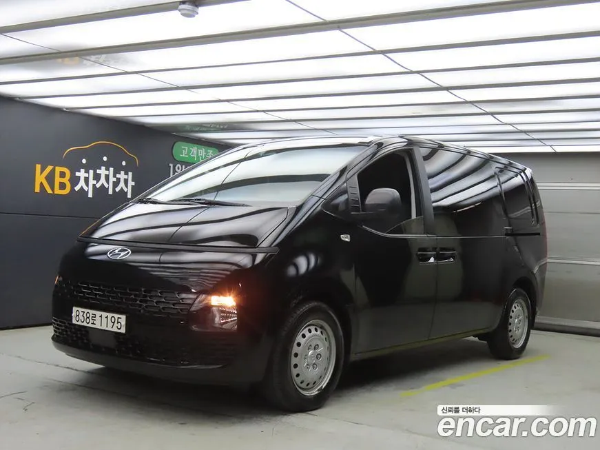 Hyundai Staria — фото 1