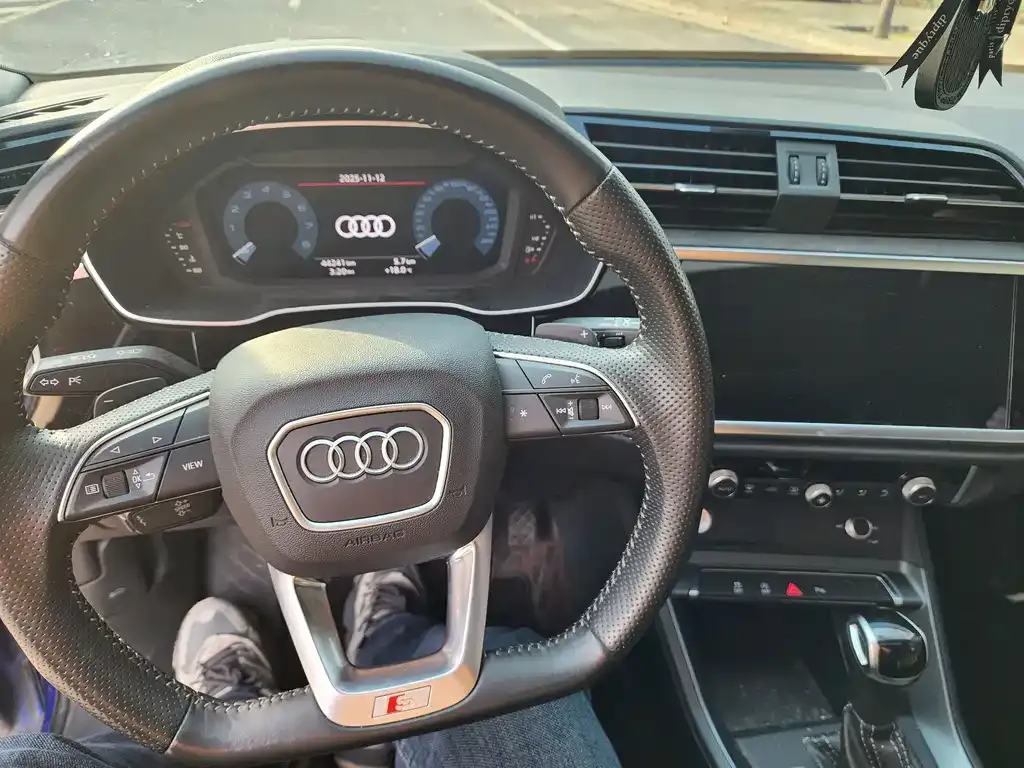 Audi Q3 Sportback — фото 10