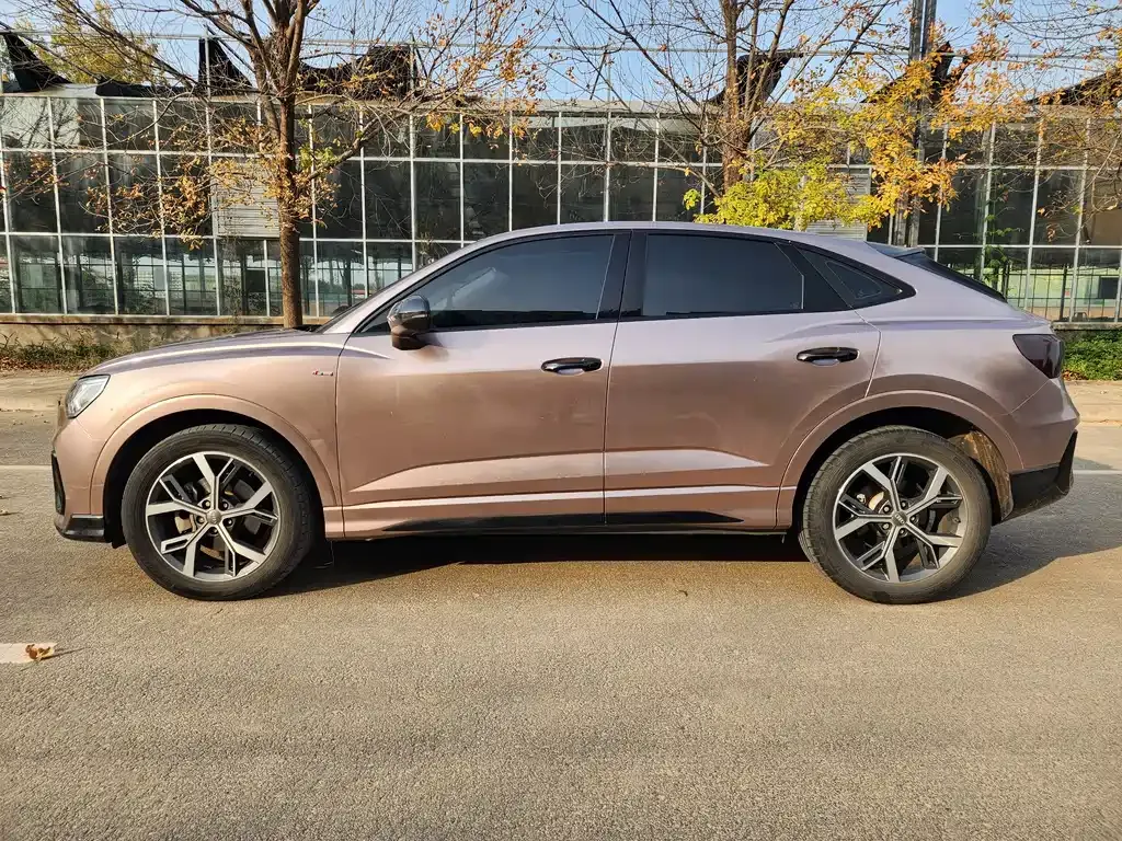 Audi Q3 Sportback — фото 6