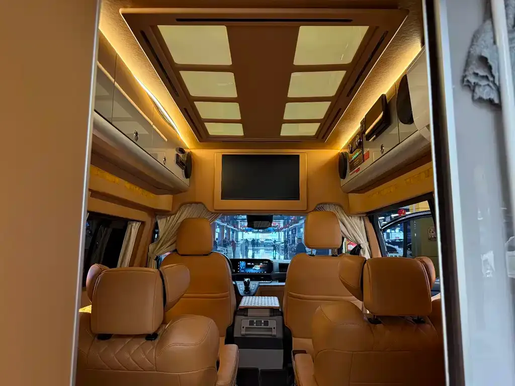 Ford Transit 2023 из CN, фото 10