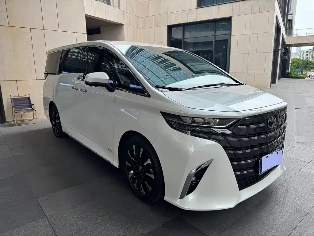Toyota Alphard — фото 3