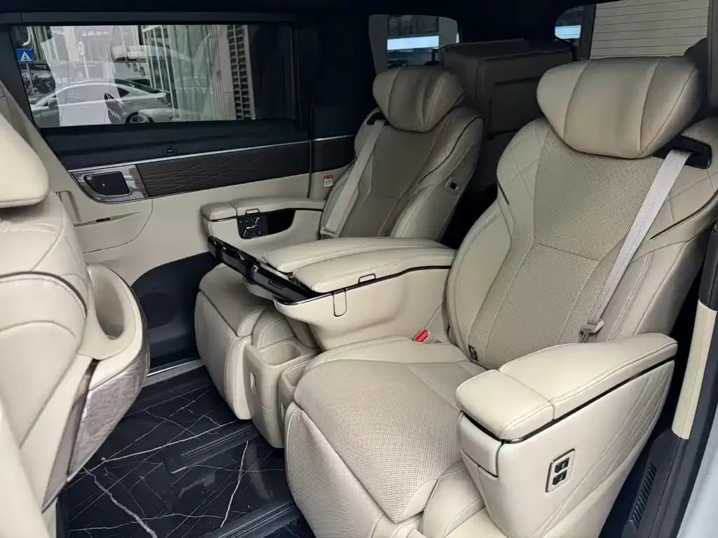 Toyota Alphard — фото 5