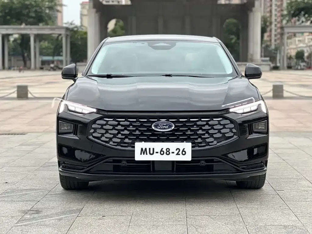 Ford Mondeo 2023 из CN, фото 2