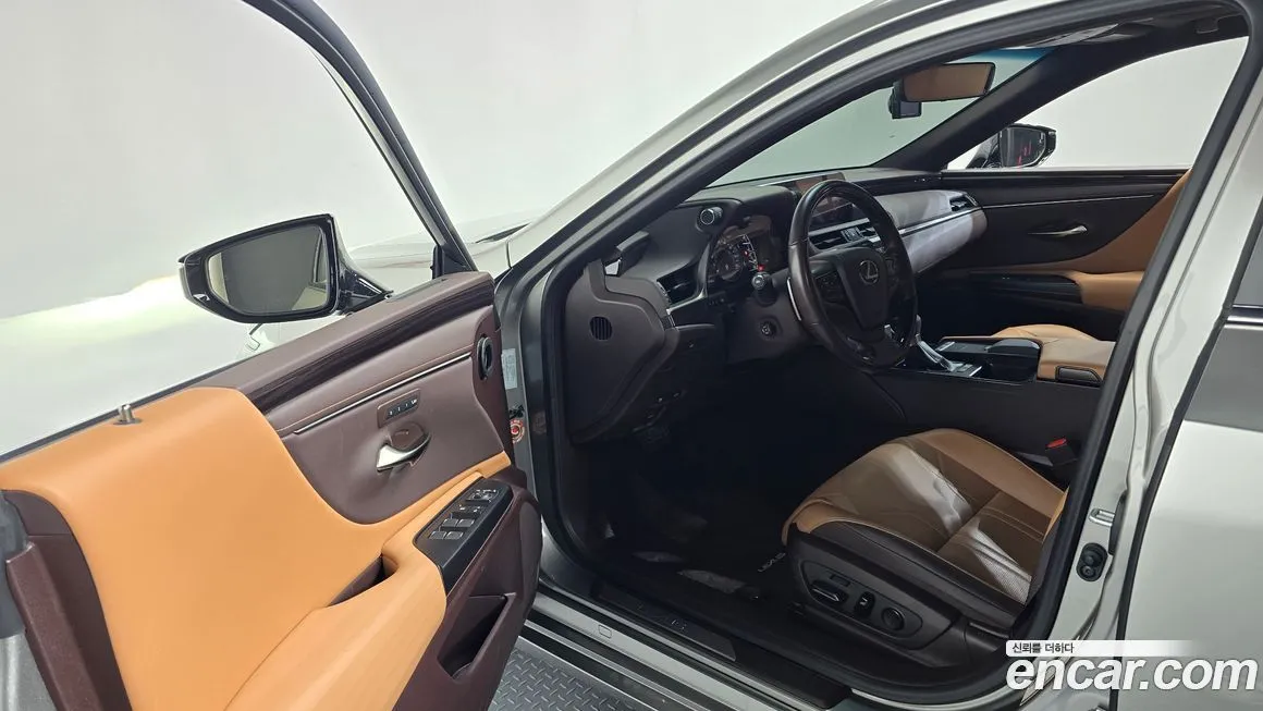 Lexus ES 2021 из KR, фото 10
