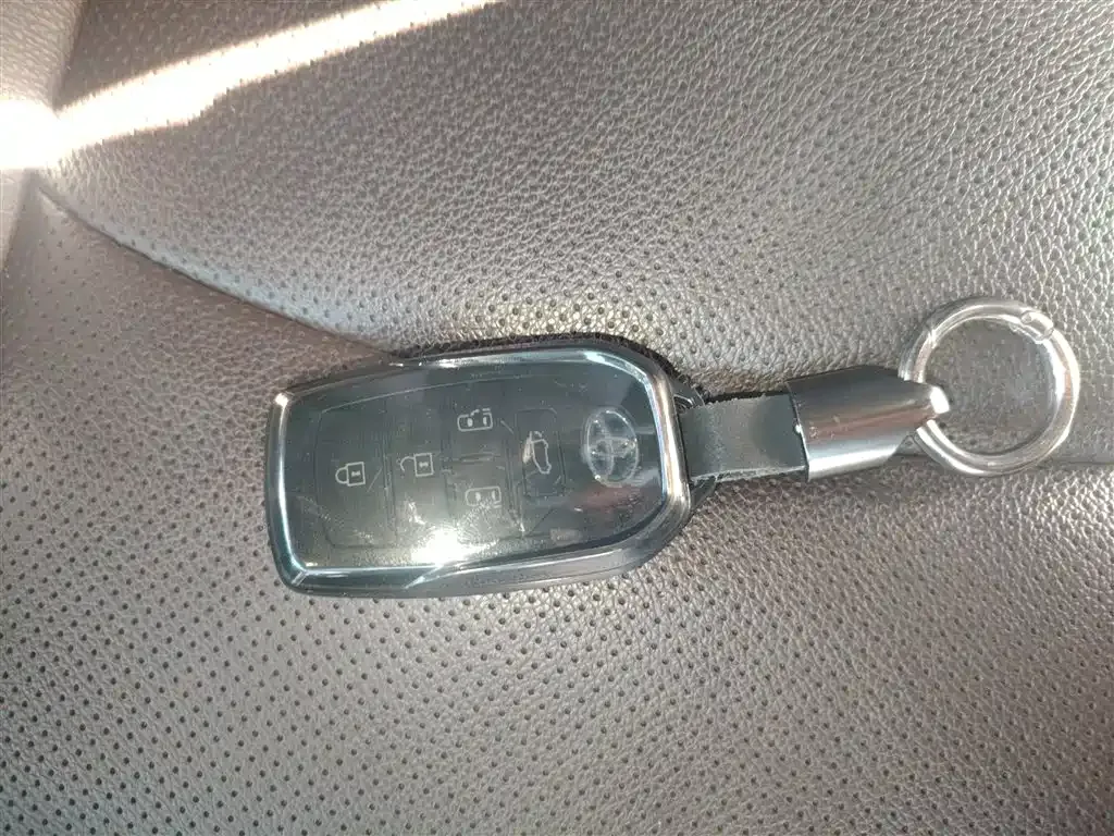 Toyota Sienna — фото 8