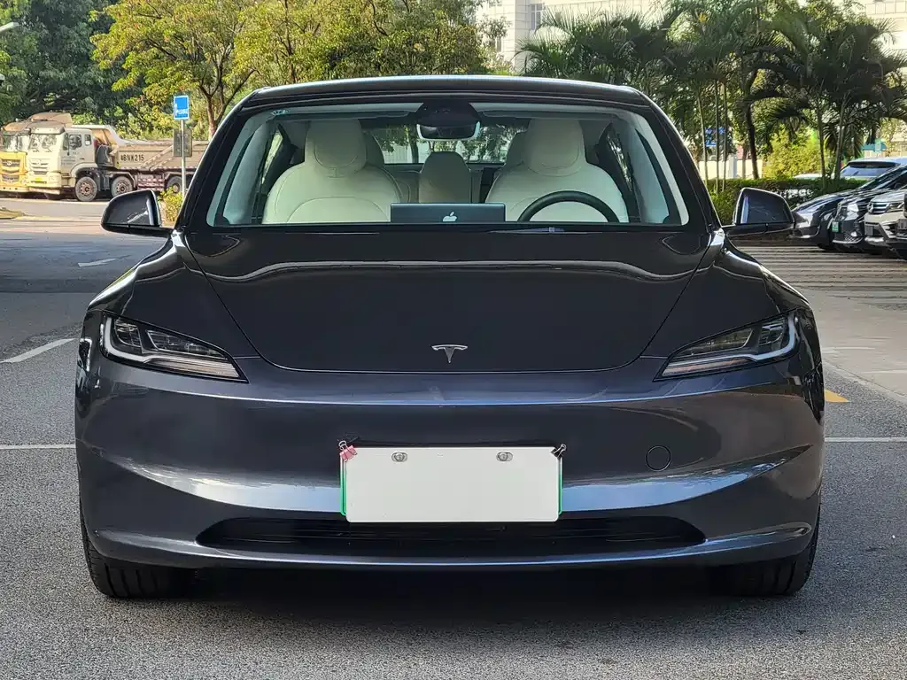 Tesla Model 3 — фото 2