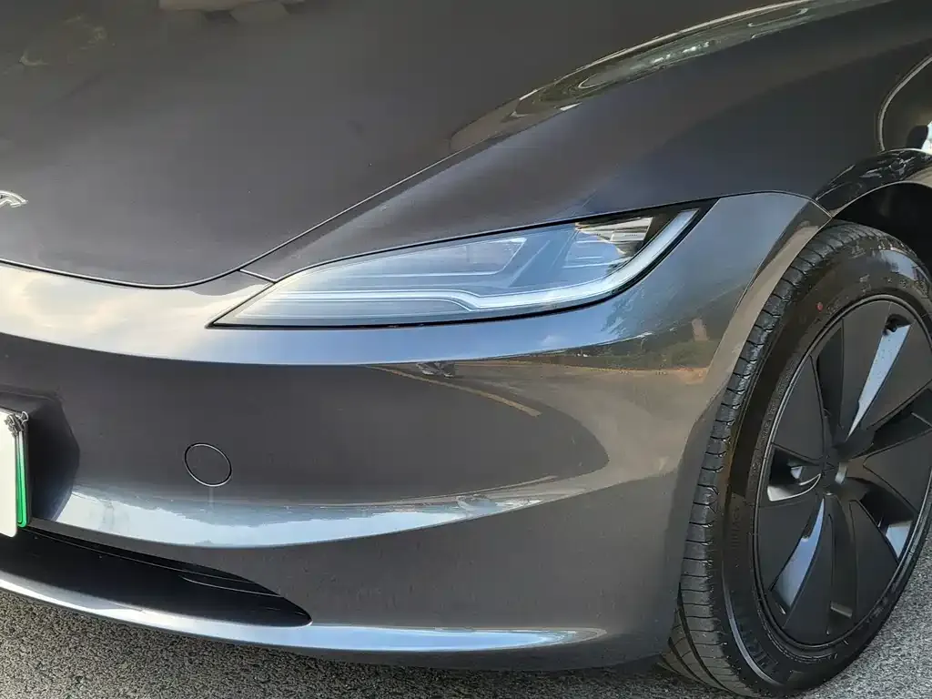 Tesla Model 3 — фото 4