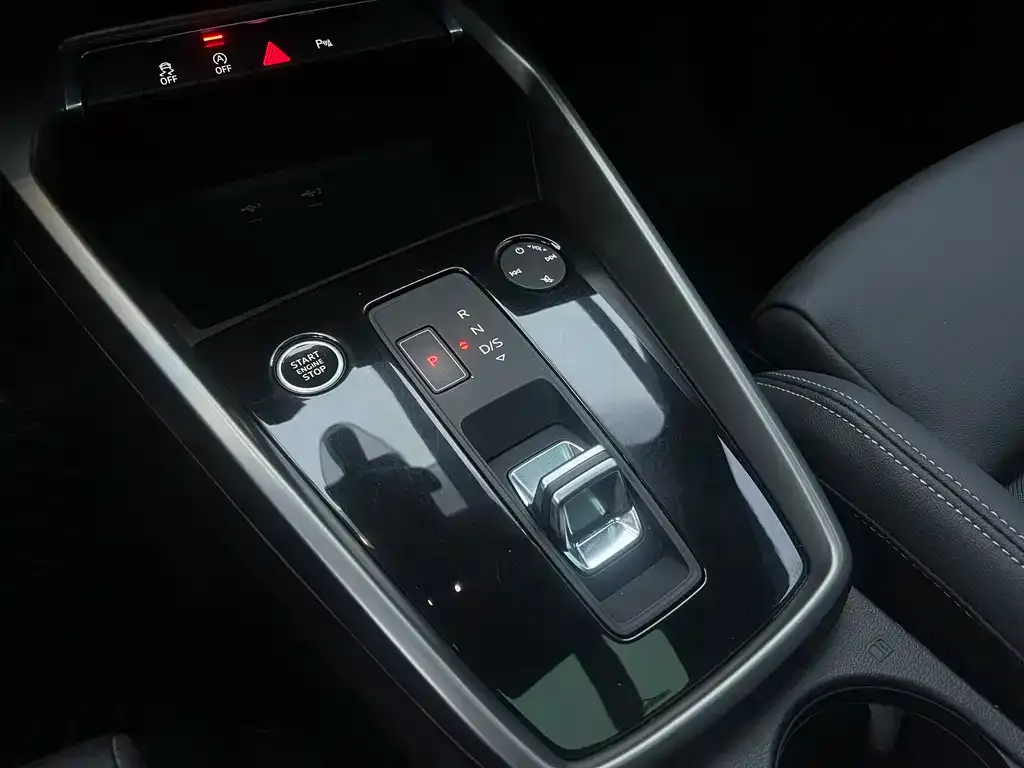 Audi A3 2023 из CN, фото 10