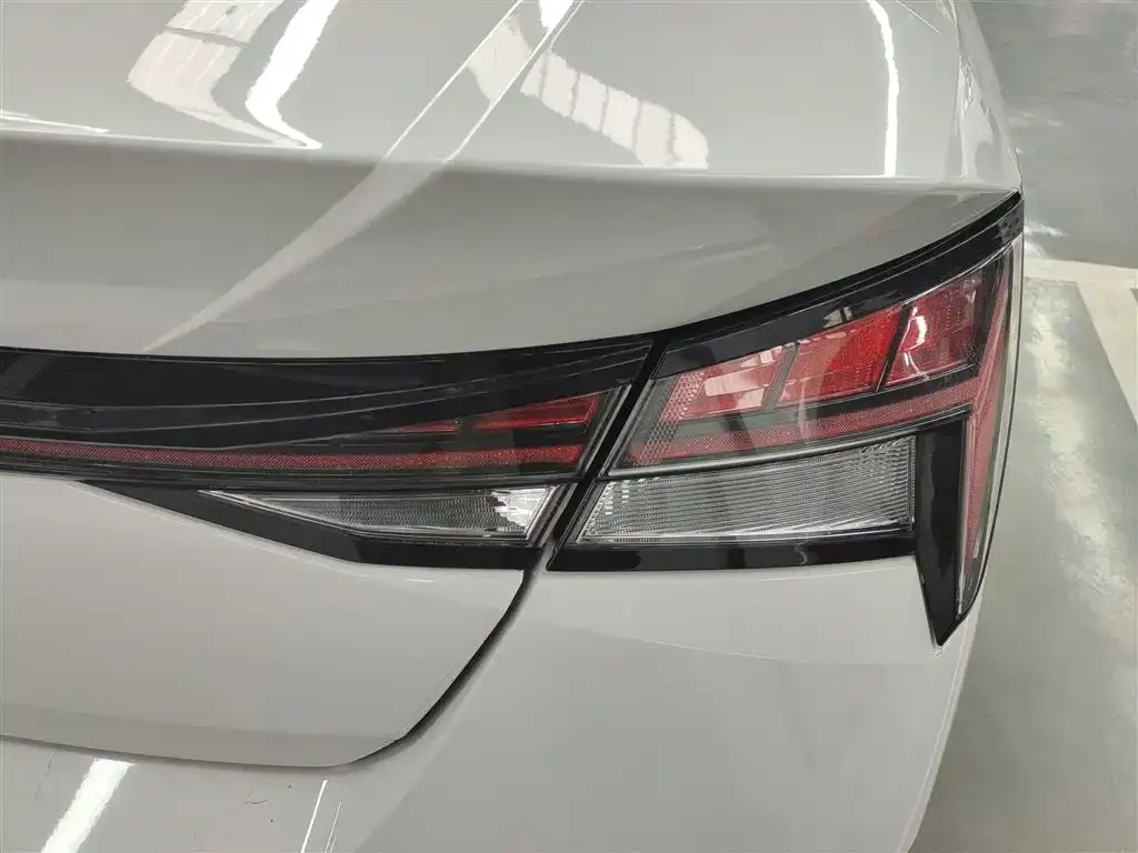Hyundai Elantra 2023 из CN, фото 8